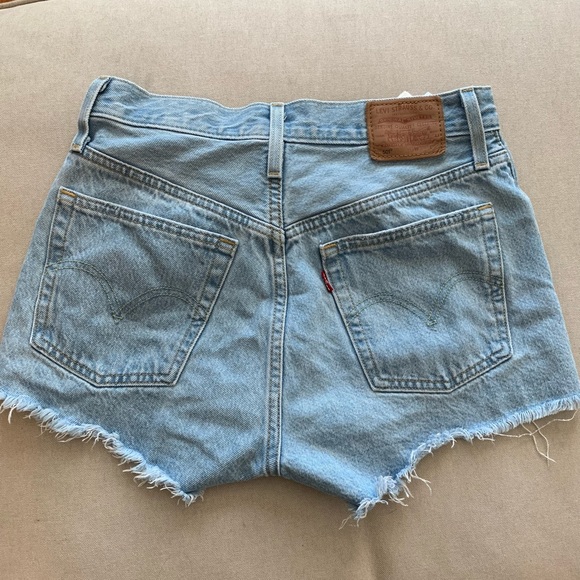 Levi's 501 shorts - Picture 3 of 7